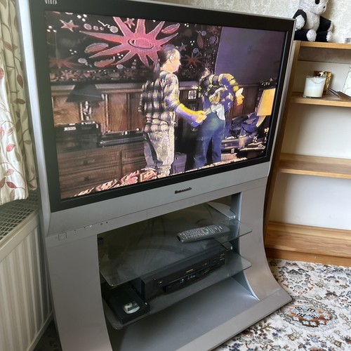 Panasonic viera plasma - 37”,